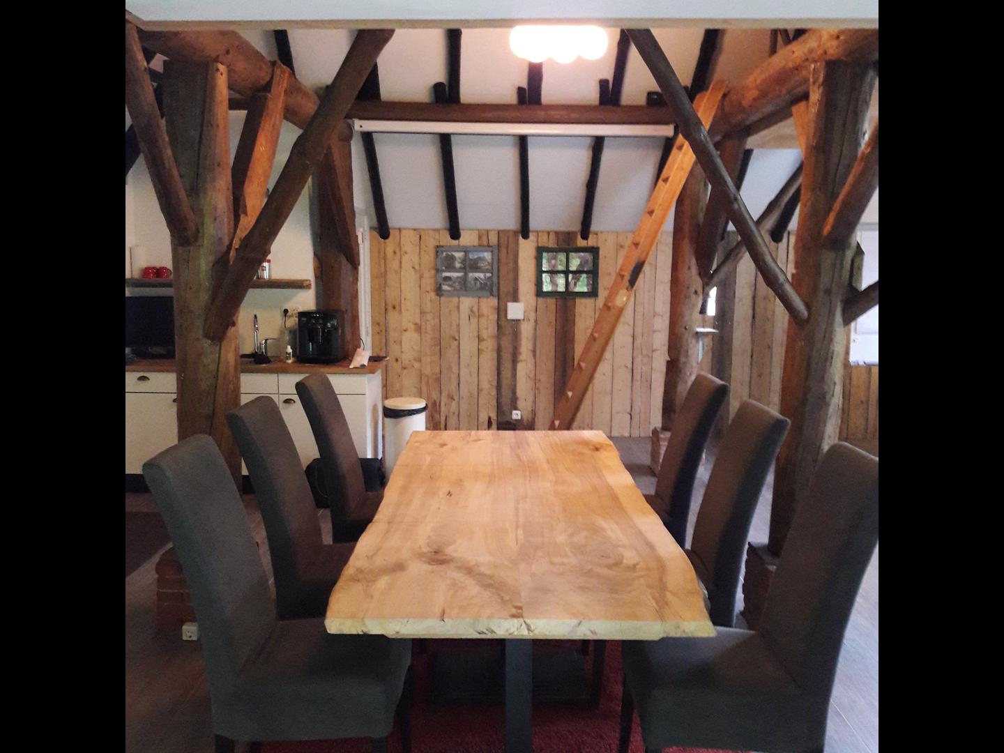 Eetkamertafel